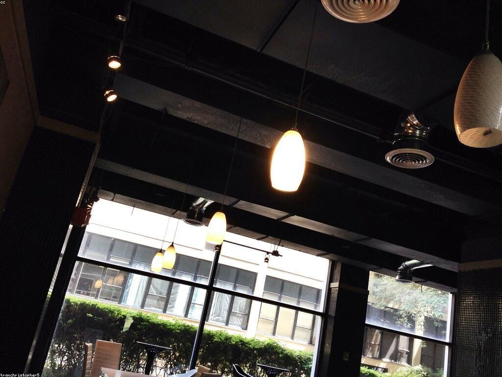 គន្លងលេងស្លត: ការបង្កើតនូវការលេងនៅក្នុងសង្គមសង្គមថ្មី